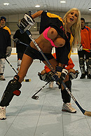 Puma flashes her big naked tits to distract the other players